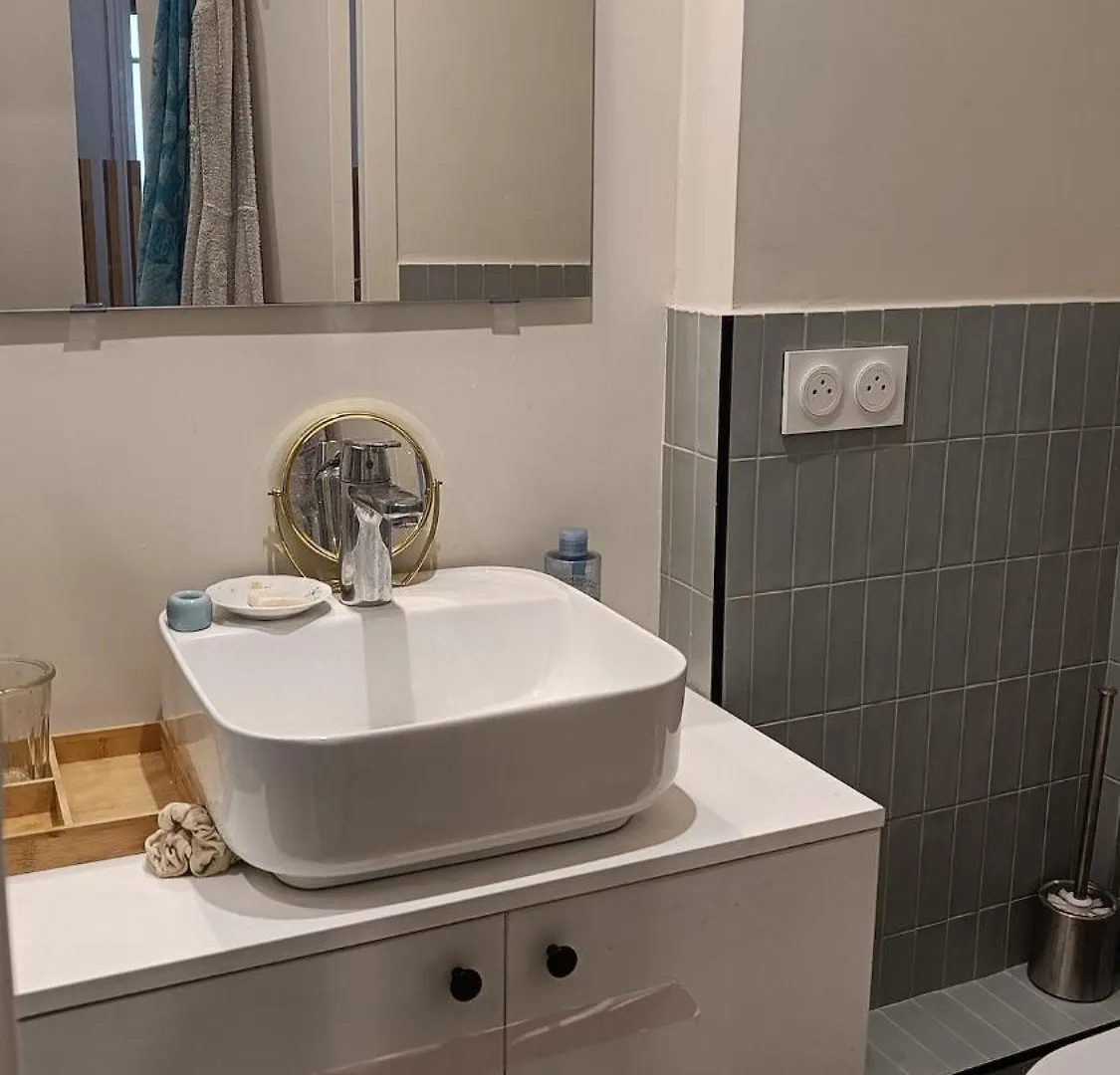 Studio Cosy Et Pratique, Proche Metro, Par De La Tete D'Or Lyon 0*,  Francja